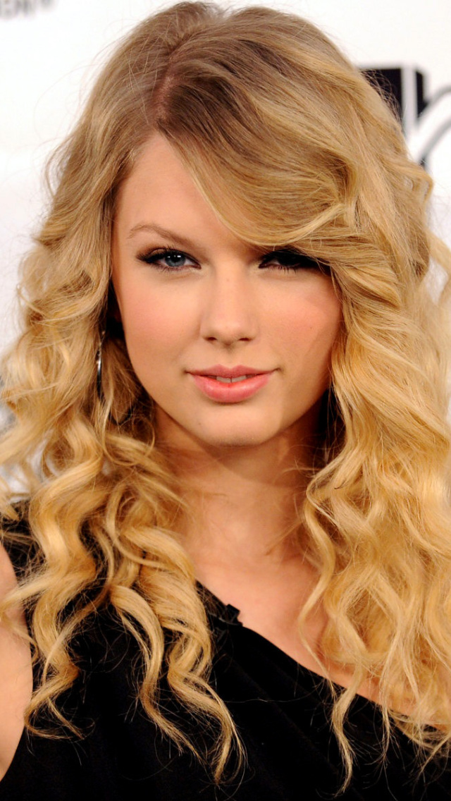 Fondo de pantalla Taylor Swift on MTV 640x1136