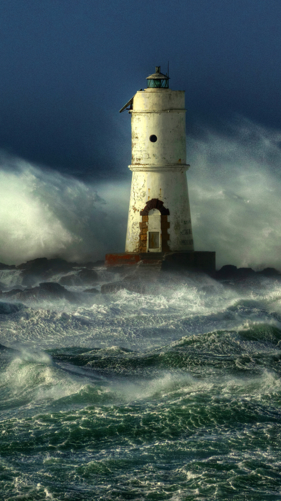 Sfondi Ocean Storm And Lonely Lighthouse 1080x1920