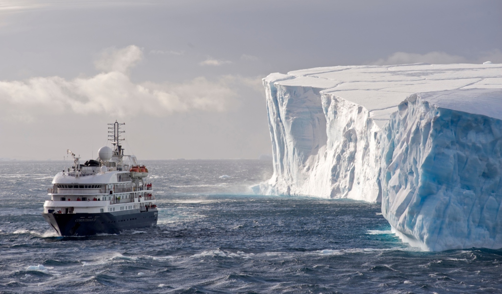 Screenshot №1 pro téma Antarctica Iceberg Ship 1024x600