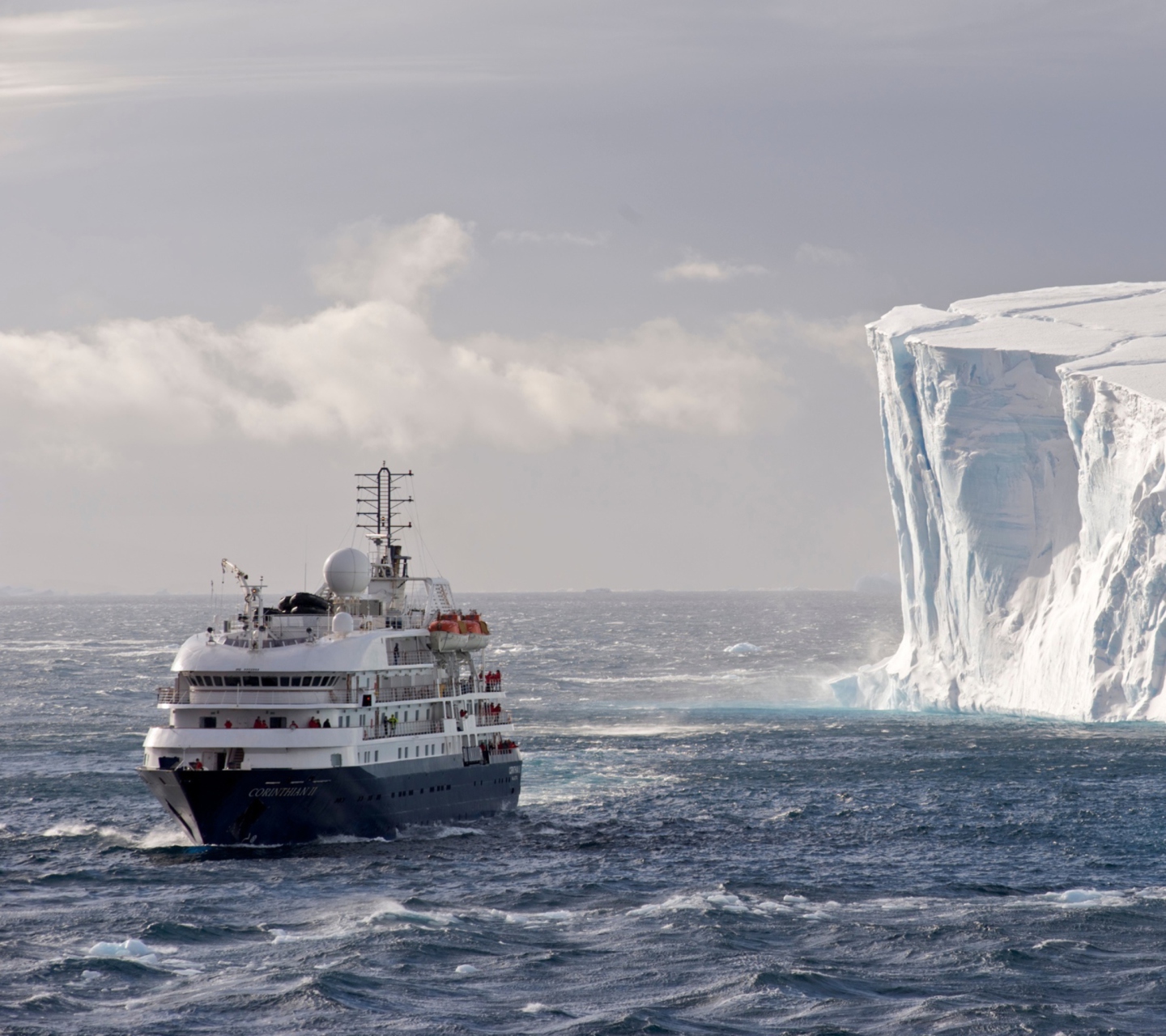 Das Antarctica Iceberg Ship Wallpaper 1440x1280