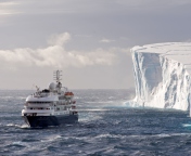 Antarctica Iceberg Ship wallpaper 176x144