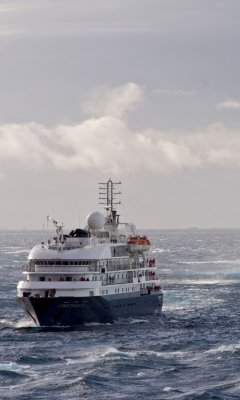 Screenshot №1 pro téma Antarctica Iceberg Ship 240x400