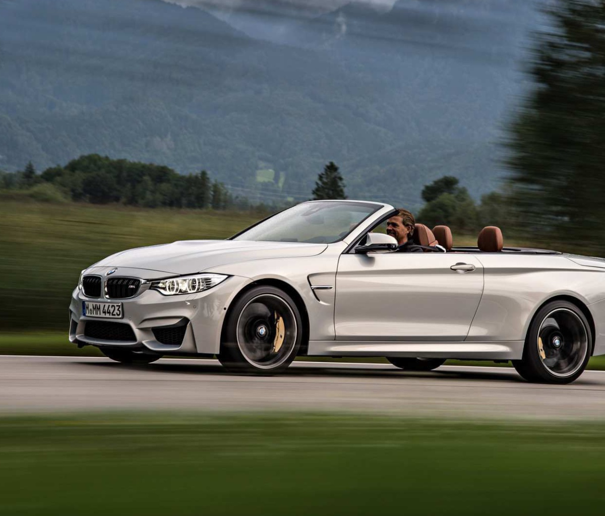 Screenshot №1 pro téma BMW M4 Convertible 1200x1024