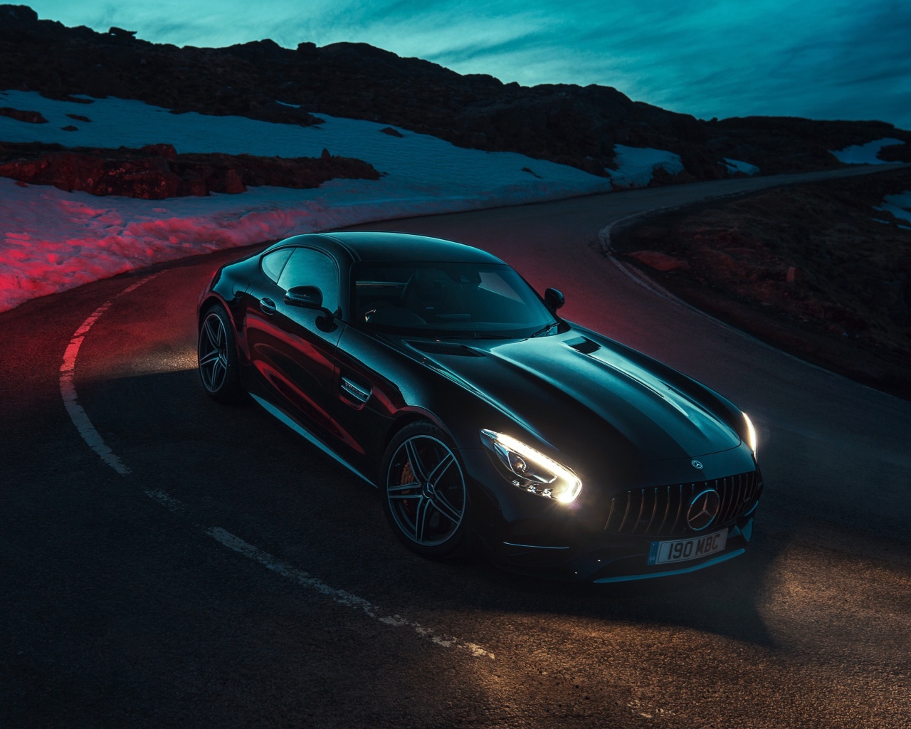 Обои Mercedes Benz AMG GT Roadster in Night 1280x1024