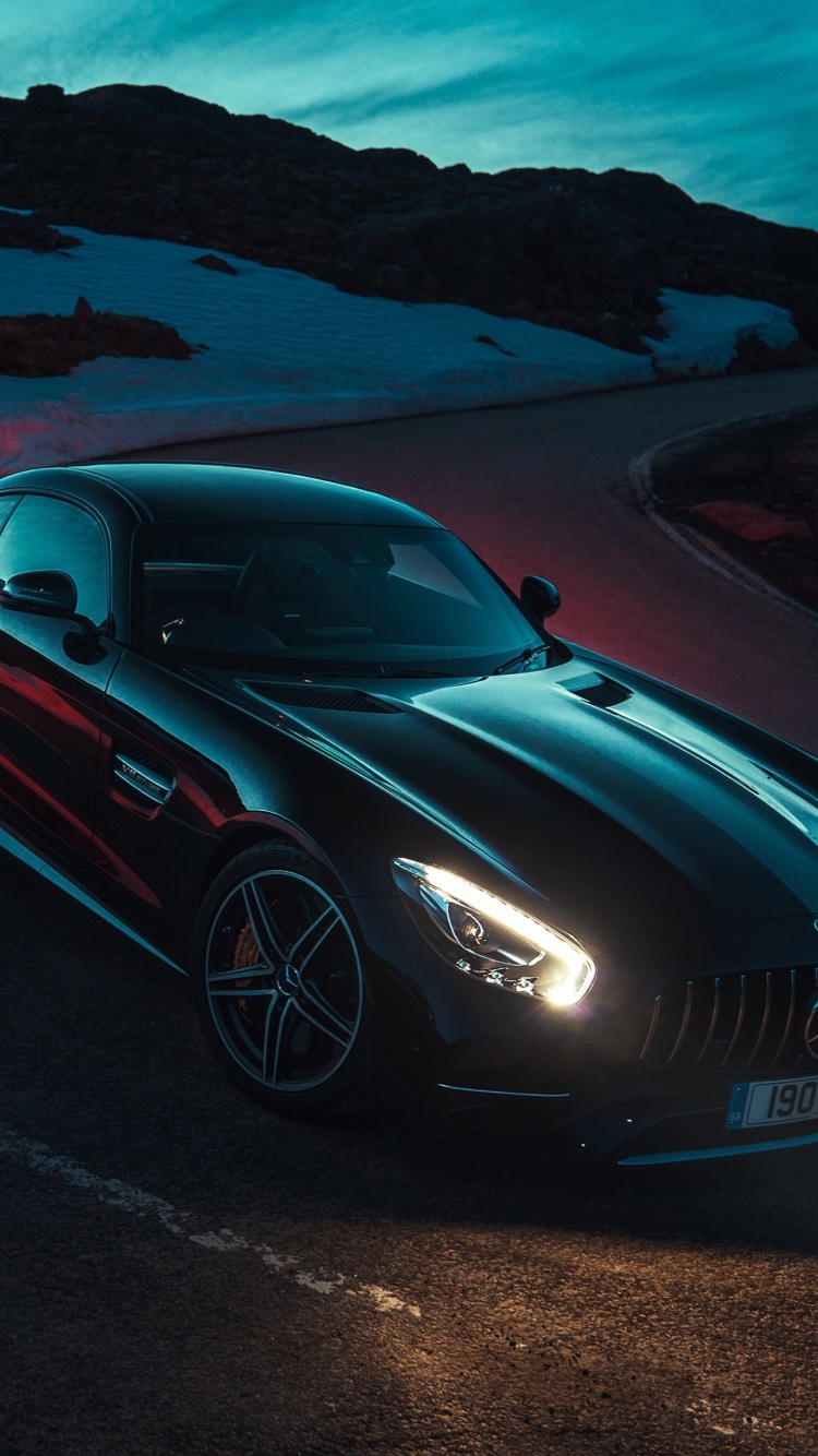 Screenshot №1 pro téma Mercedes Benz AMG GT Roadster in Night 750x1334