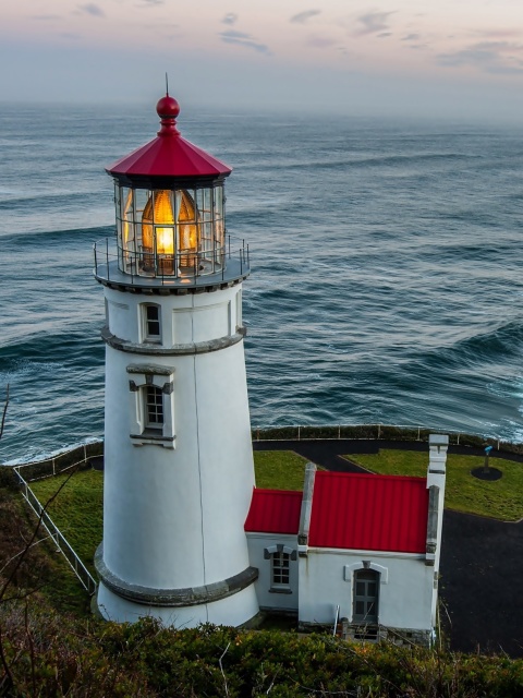 Sfondi Lighthouse at North Sea 480x640