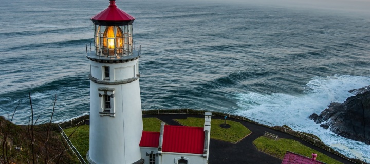 Lighthouse at North Sea wallpaper 720x320