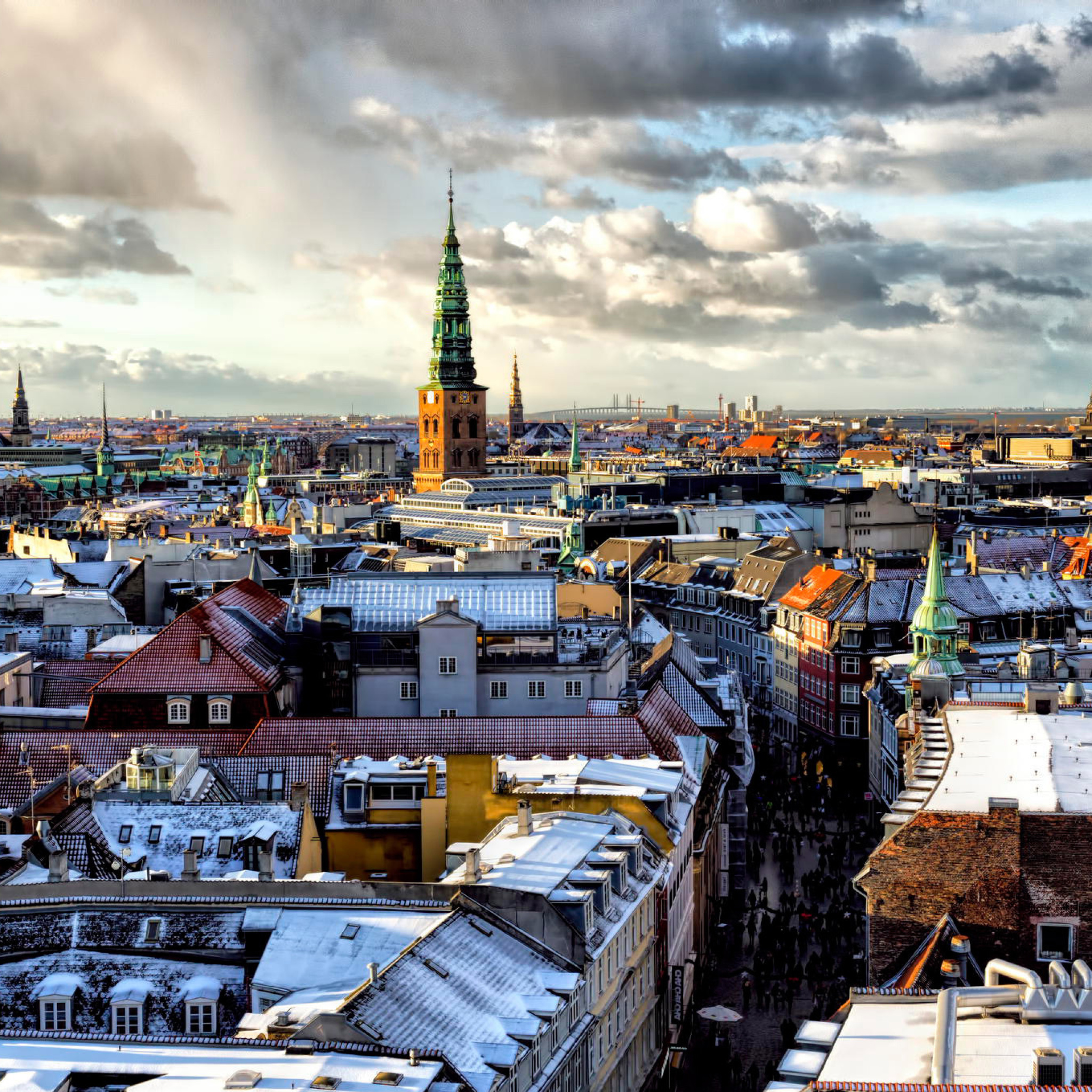 Das Copenhagen Roofs Wallpaper 2048x2048