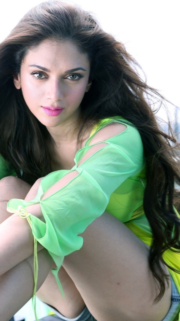 Aditi Rao Hydari screenshot #1 360x640