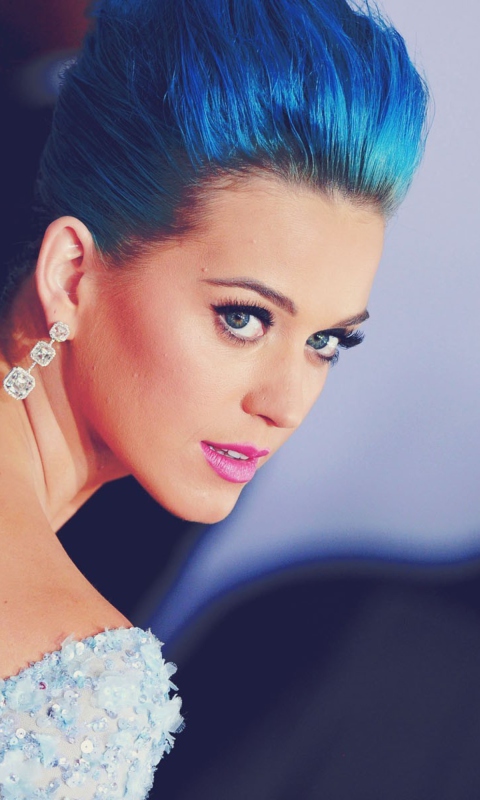 Обои Katy Perry Blue Hair 480x800