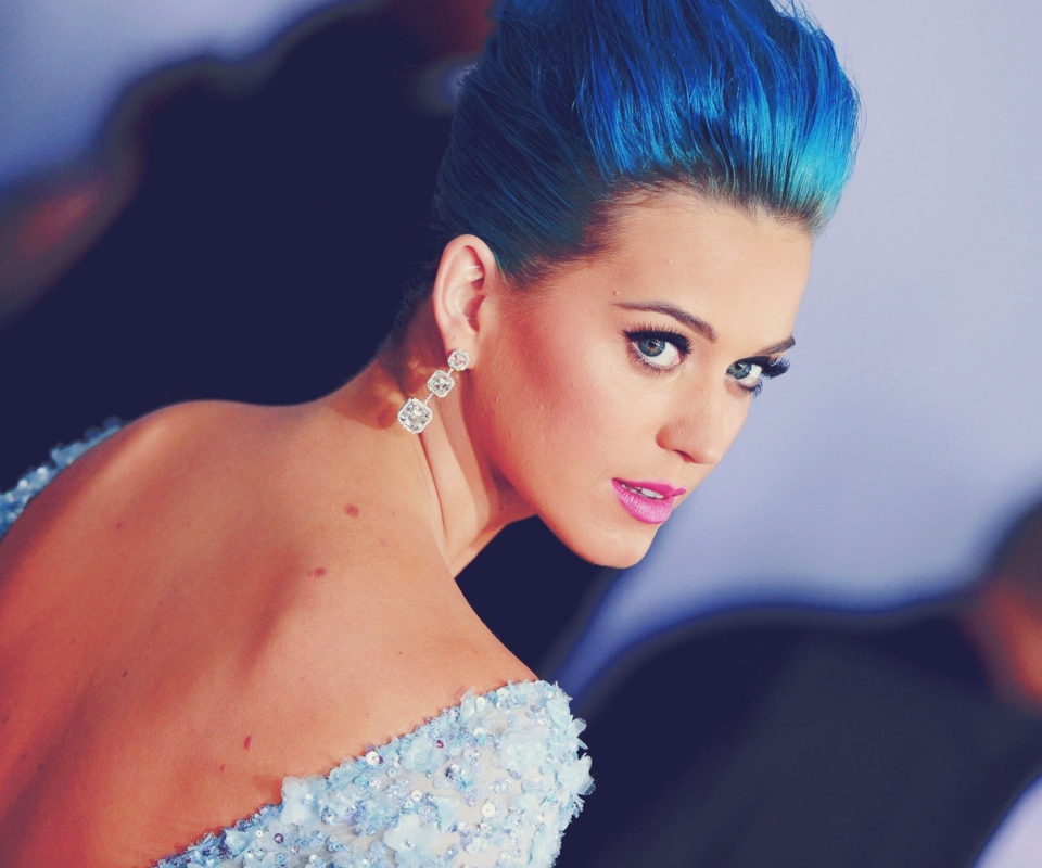 Katy Perry Blue Hair wallpaper 960x800