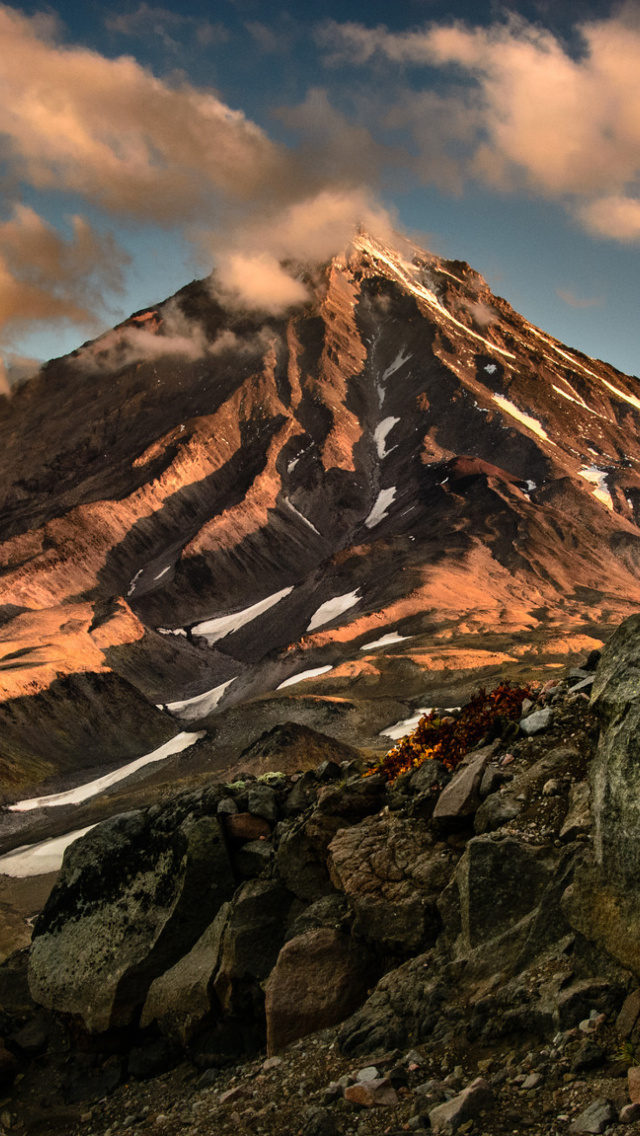 Screenshot №1 pro téma Koryaksky Volcano on Kamchatka 640x1136