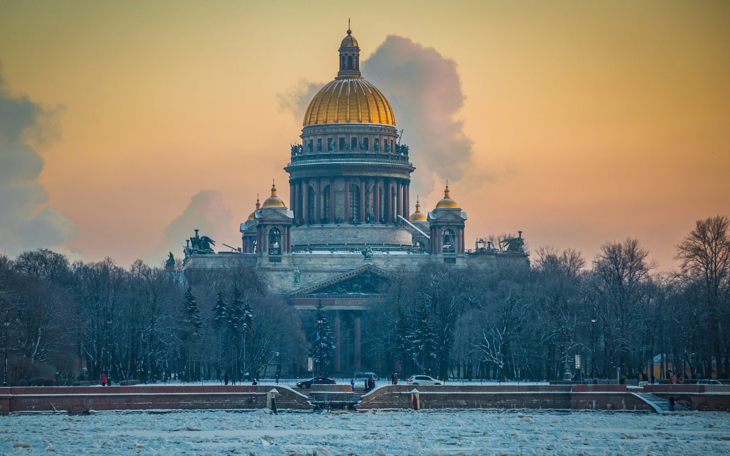 Fondo de pantalla Saint Isaacs Cathedral in Saint Petersburg 1440x900