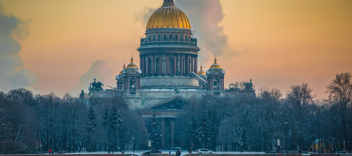 Das Saint Isaacs Cathedral in Saint Petersburg Wallpaper 720x320
