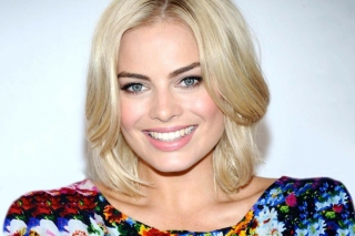 Margot Robbie in The Wolf of Wall Street Background for Samsung Galaxy S5