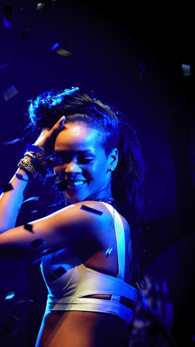 Fondo de pantalla Rihanna 640x1136