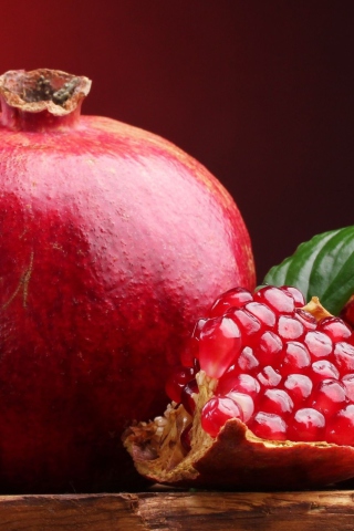 Обои Pomegranate 320x480