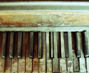 Das Old Piano Keyboard Wallpaper 176x144