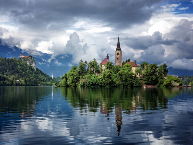 Das Lake Bled, Slovenia Wallpaper 640x480