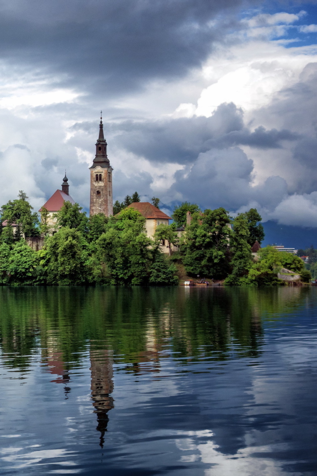 Lake Bled, Slovenia wallpaper 640x960