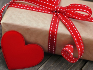 Romantic Gift wallpaper 320x240