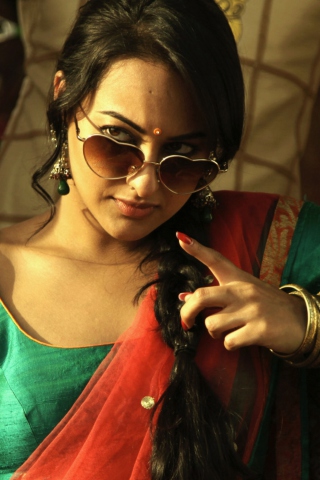 Sonakshi Sinha In Joker wallpaper 320x480