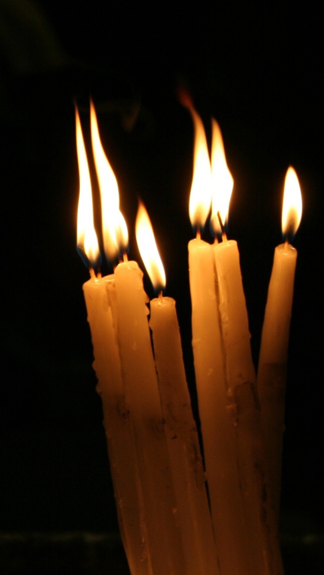 Обои Candle Light 640x1136