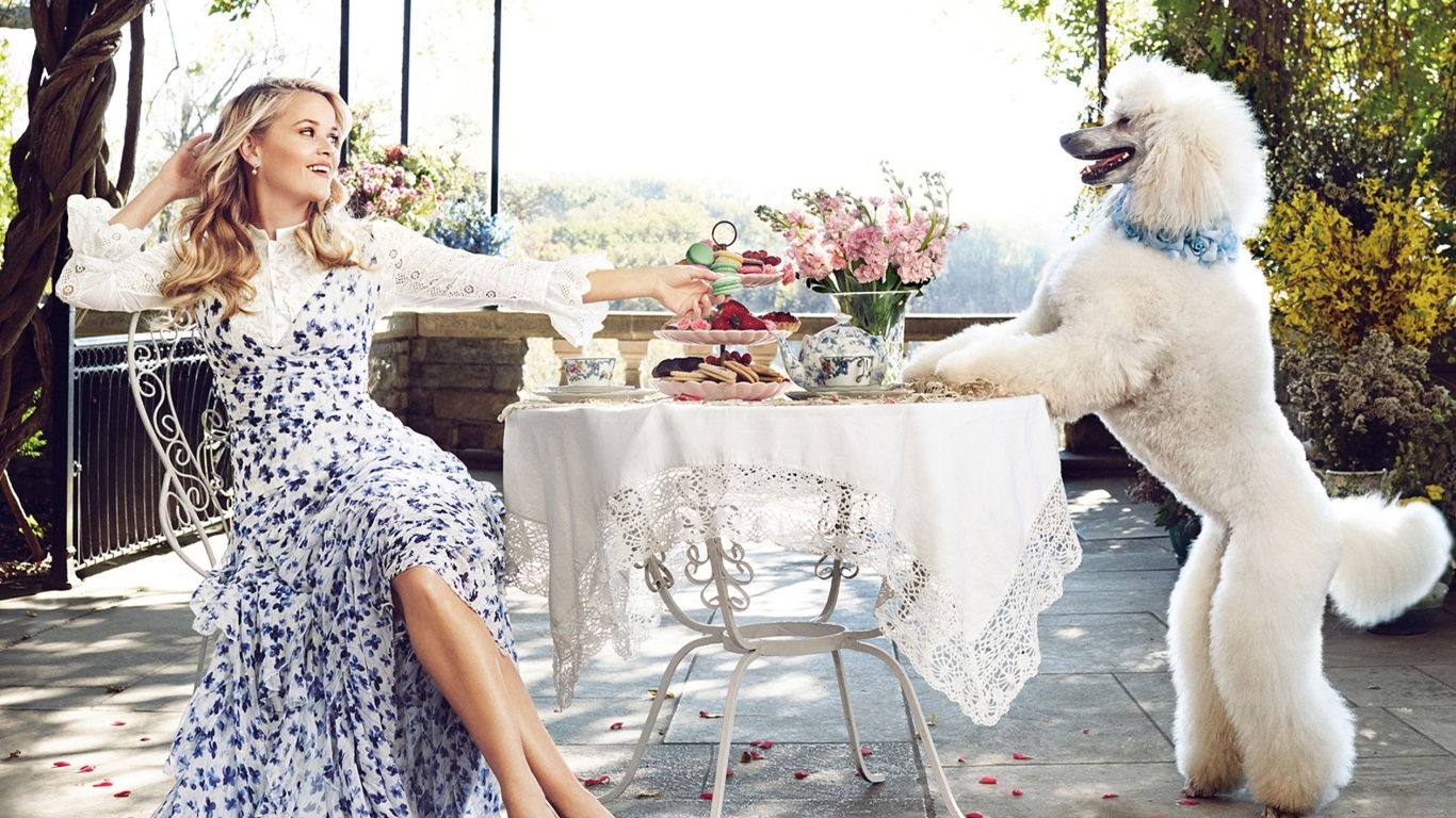 Sfondi Reese Witherspoon Breakfast 1366x768