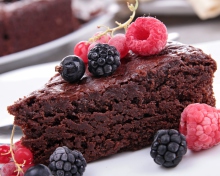 Berries On Chocolate Cake wallpaper 220x176