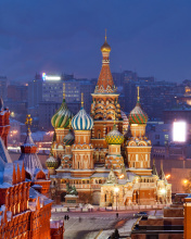 Das Moscow Winter cityscape Wallpaper 176x220