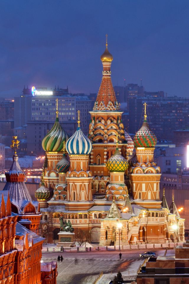 Fondo de pantalla Moscow Winter cityscape 640x960