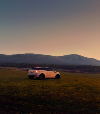 White Range Rover - Obrázkek zdarma pro Nokia C7