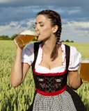 Girl likes Bavarian Weissbier screenshot #1 128x160