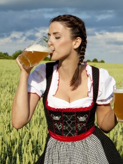 Girl likes Bavarian Weissbier screenshot #1 240x320