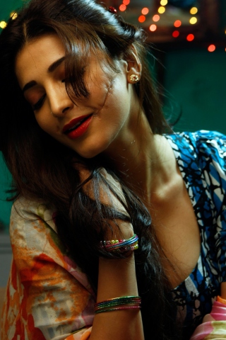 Shruthi Hassan In D Day wallpaper 320x480