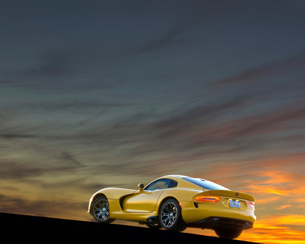 Das Yellow SRT Viper Rear Angle Wallpaper 1280x1024