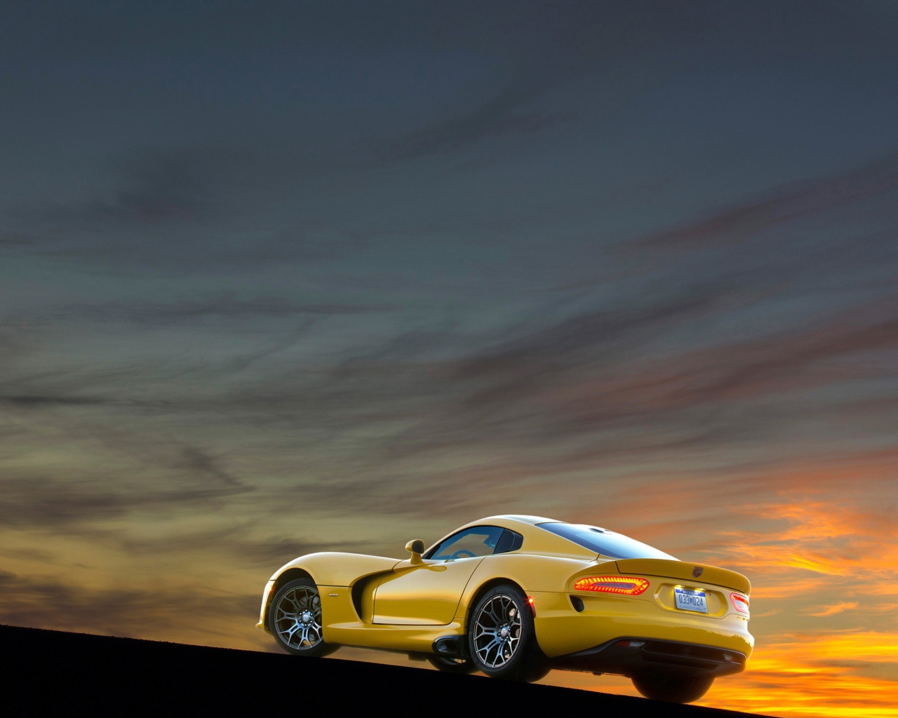 Screenshot №1 pro téma Yellow SRT Viper Rear Angle 1280x1024