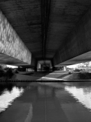 Das Under The Bridge Wallpaper 132x176