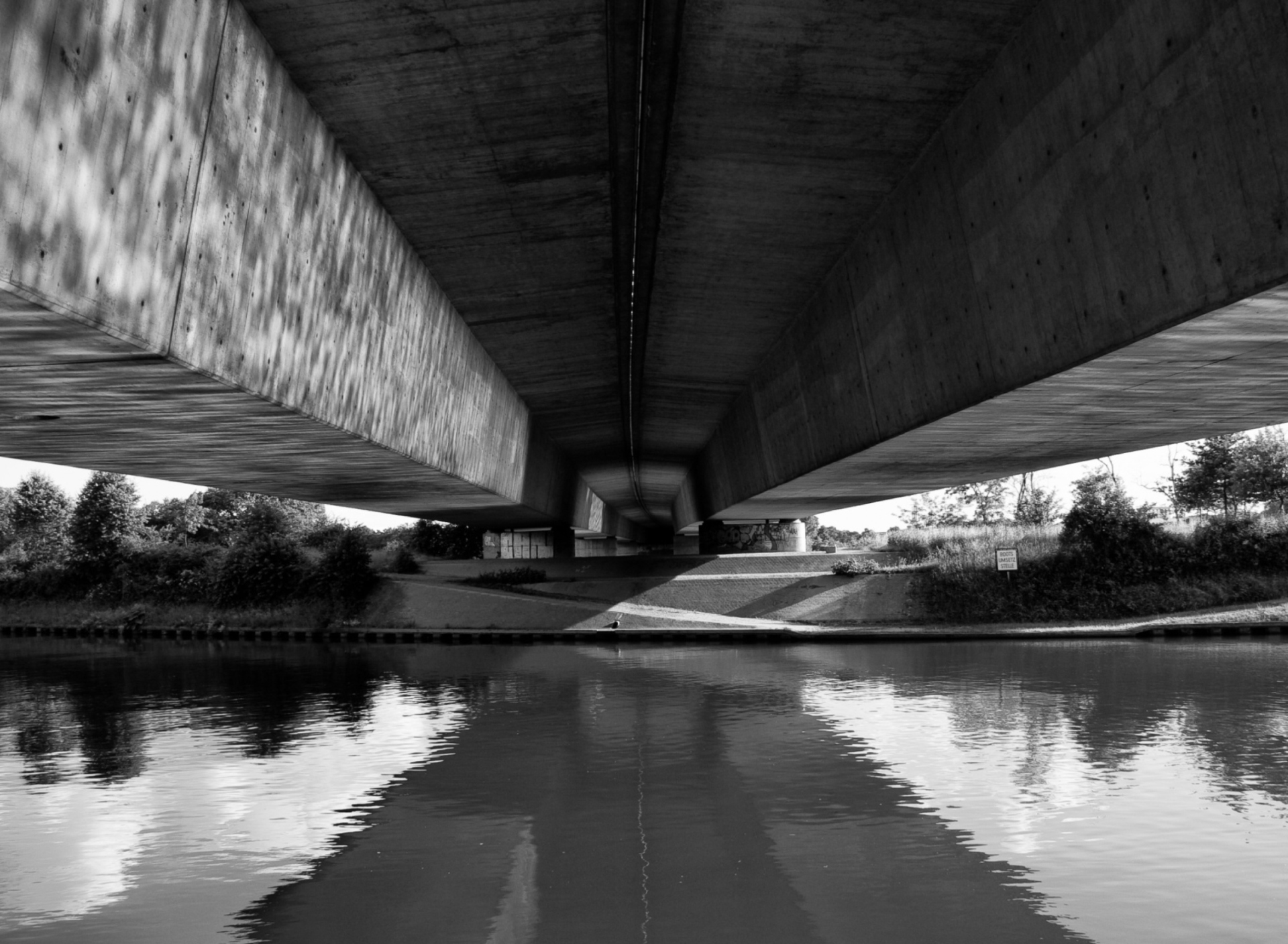 Under The Bridge wallpaper 1920x1408