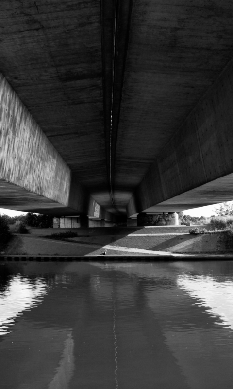 Das Under The Bridge Wallpaper 480x800