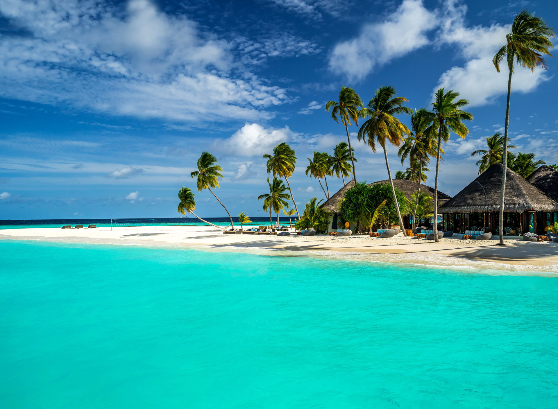 Bungalow Hotel and Villa on Maldives wallpaper 1920x1408