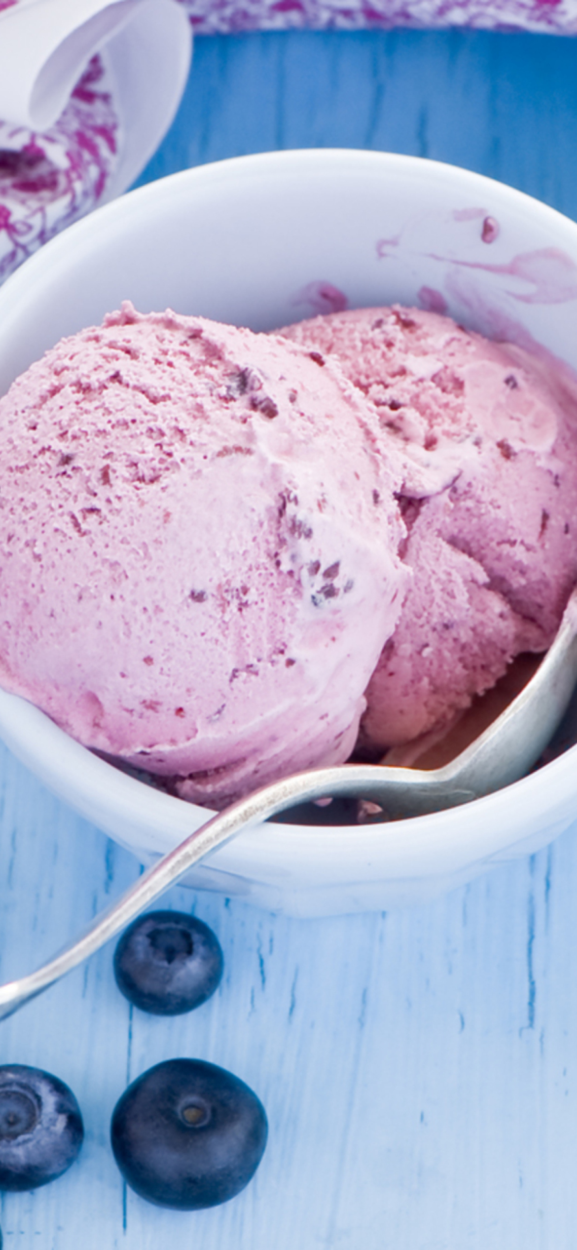 Das Berry Ice Cream Wallpaper 1170x2532