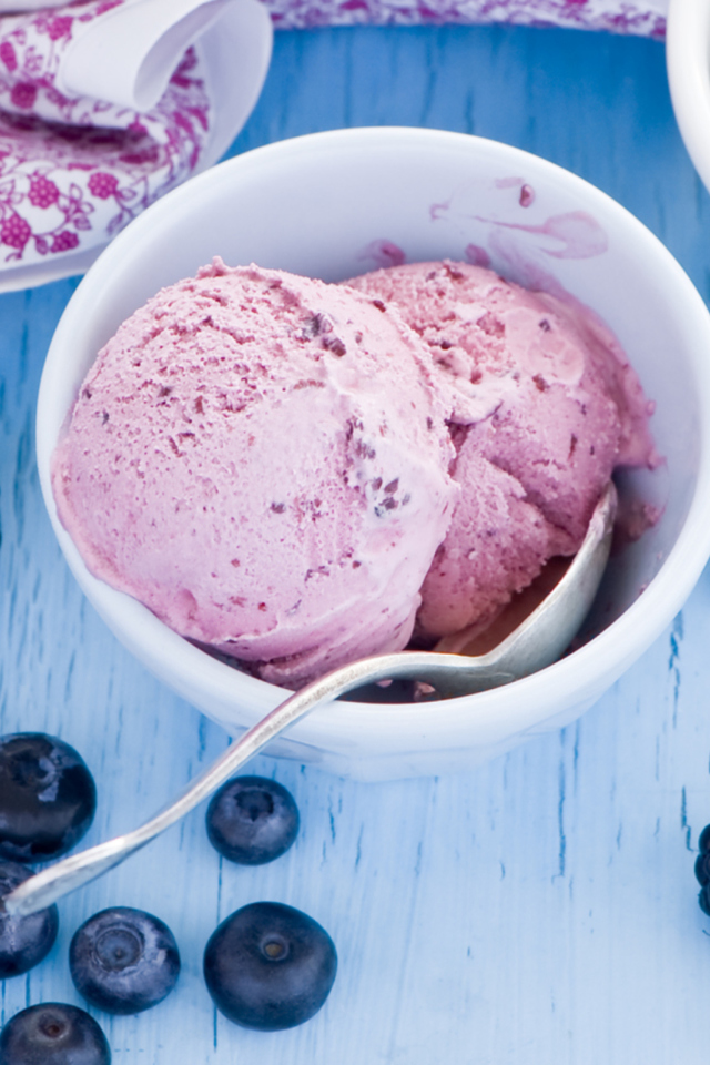 Sfondi Berry Ice Cream 640x960
