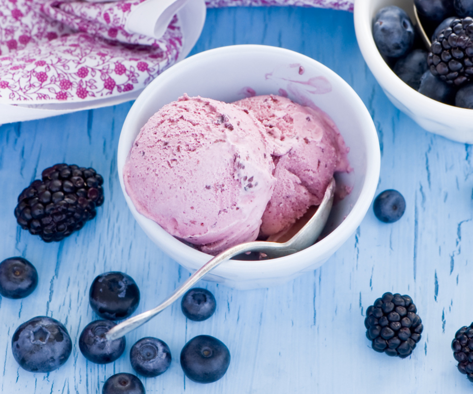 Berry Ice Cream wallpaper 960x800