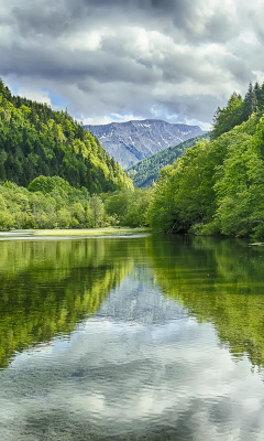 Fondo de pantalla Shine on Green Lake, Austria 240x400