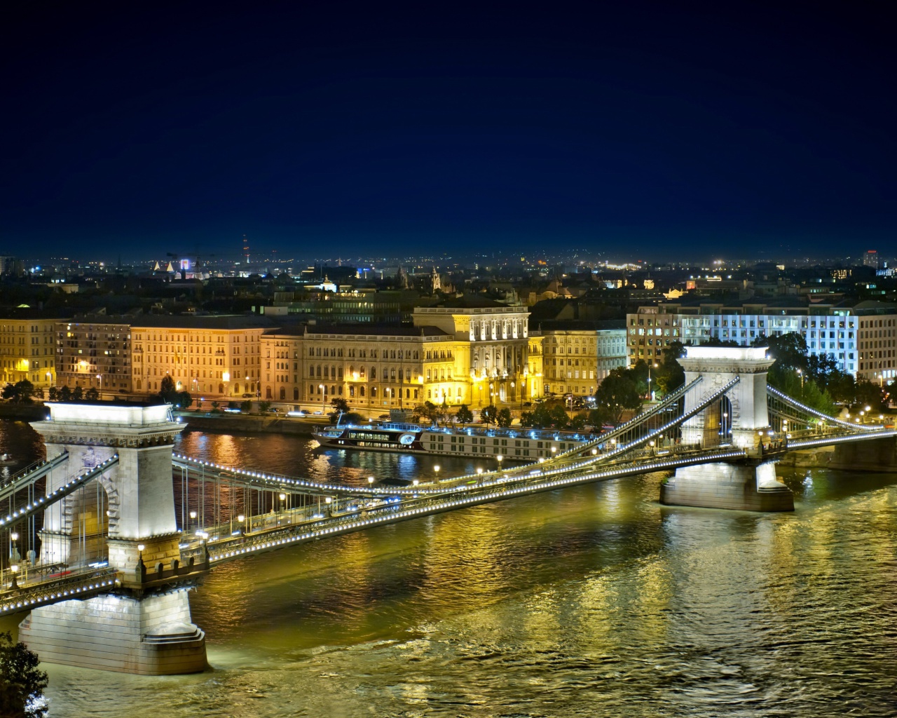 Das Budapest Danube Bridge Wallpaper 1280x1024