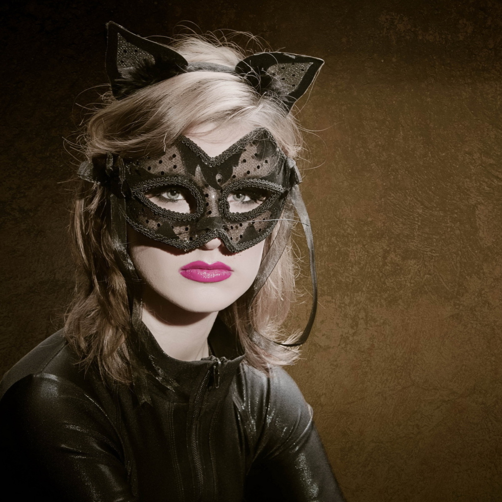 Cat Woman Mask wallpaper 1024x1024