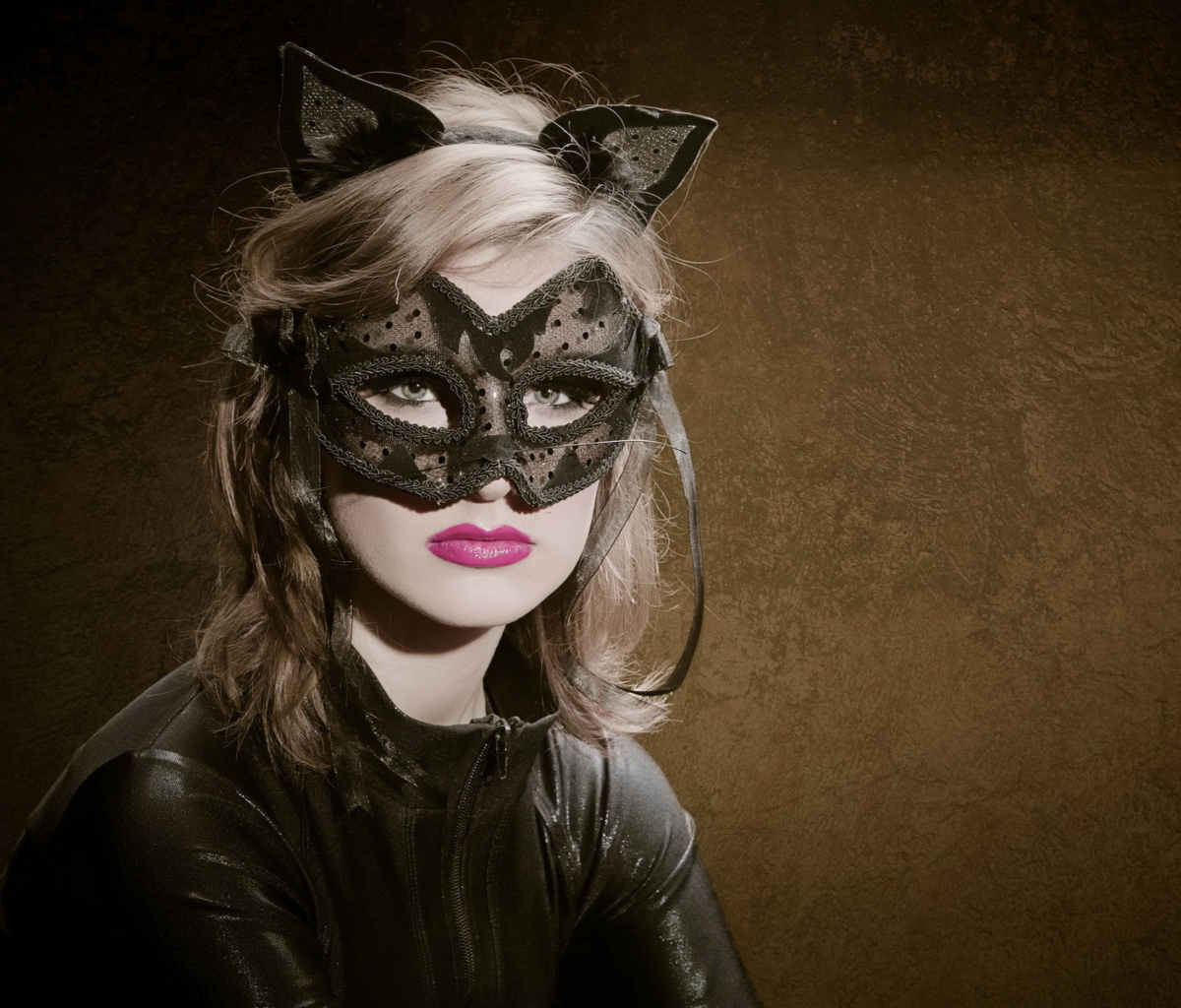 Das Cat Woman Mask Wallpaper 1200x1024