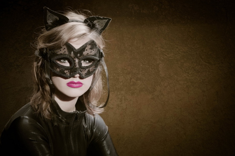 Обои Cat Woman Mask 480x320