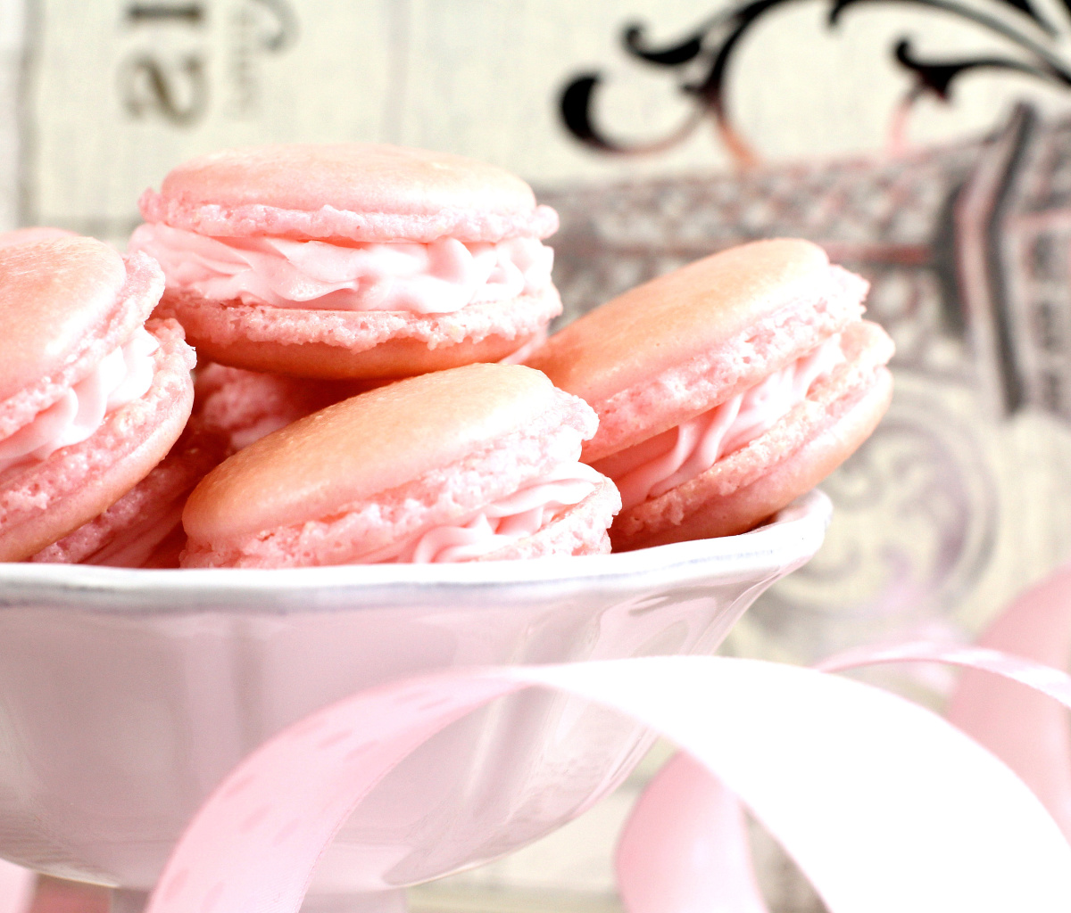 Sfondi Pink Macaron Flavor 1200x1024